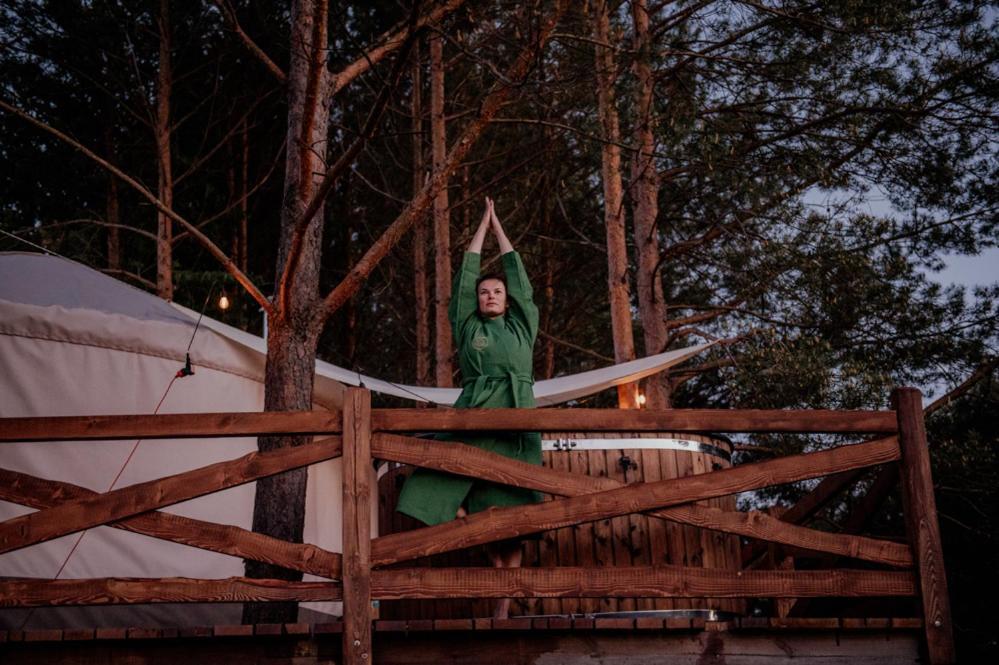Jurty Z Widokiem, Prywatna Balia- Dzikolas Glamping Krasnobrod Ngoại thất bức ảnh