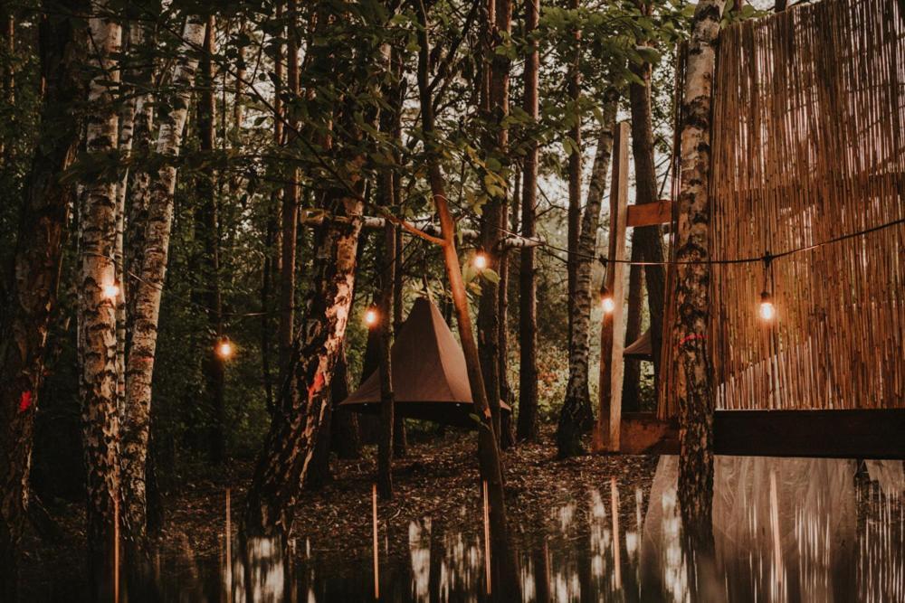 Jurty Z Widokiem, Prywatna Balia- Dzikolas Glamping Krasnobrod Ngoại thất bức ảnh